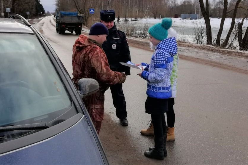 В Великолукском районе водителей призвали беречь самое дорогое (ФОТО)