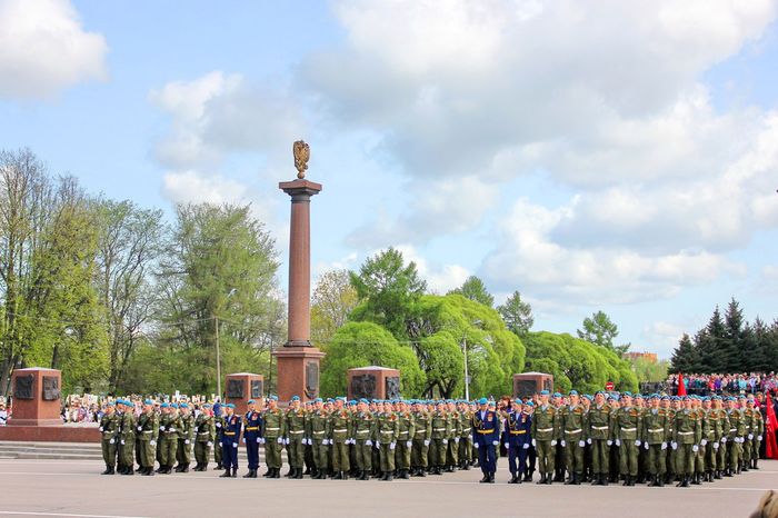 «Бессмертный полк Великих Лук - 9 мая 2015» (0+)