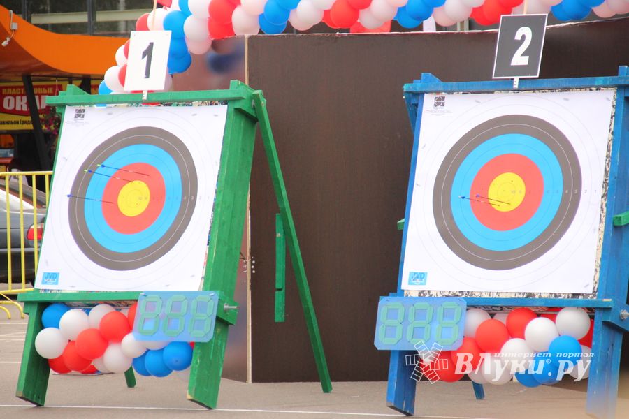 В Великих Луках проходит Чемпионат России по стрельбе из лука (ФОТО)