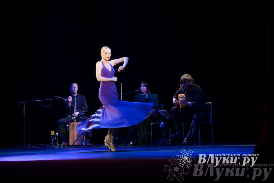 В великих Луках выступил московский коллектив фламенко