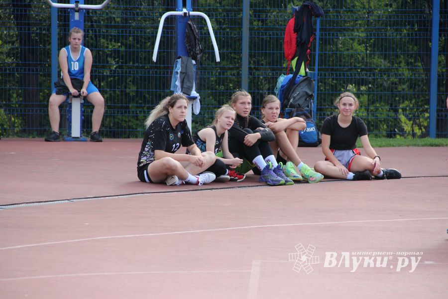 В Великих Луках прошли региональные соревнования «Оранжевый мяч» (ФОТО)