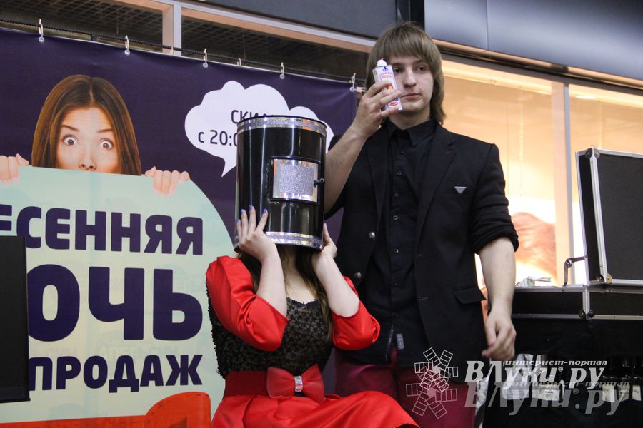 В ТЦ «Апельсин» прошла весенняя ночь распродаж