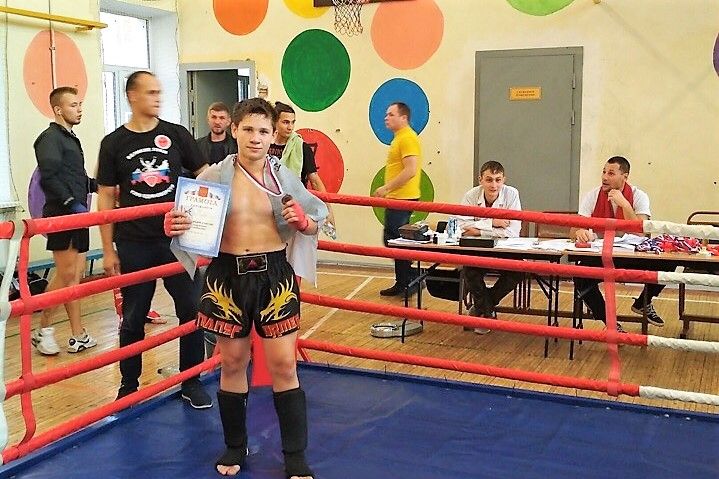 Сборная Великих Лук по кикбоксингу завоевала 1 общекомандное место (ФОТО)