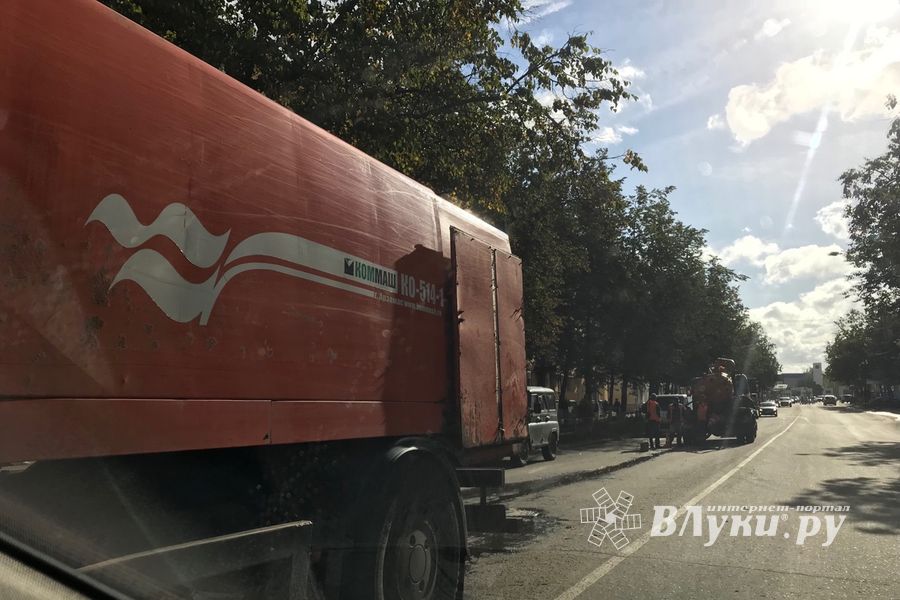 На пр-те Ленина затруднено движение автотранспорта (ФОТО)