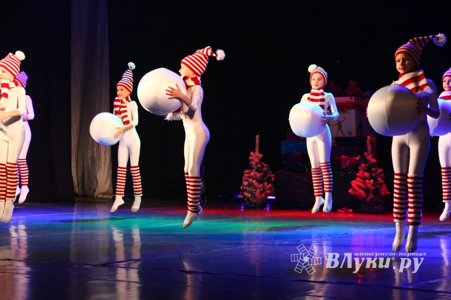 В ГДК им. Ленина встречают Новый год (ФОТО)