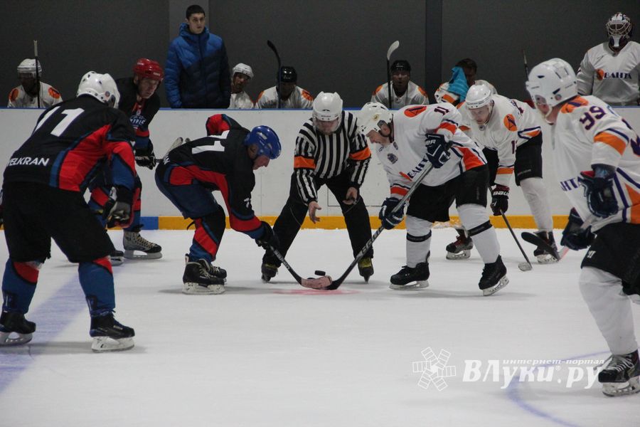 Великолукская команда «Экспресс 40+» дебютировал в НХЛ (ФОТО)