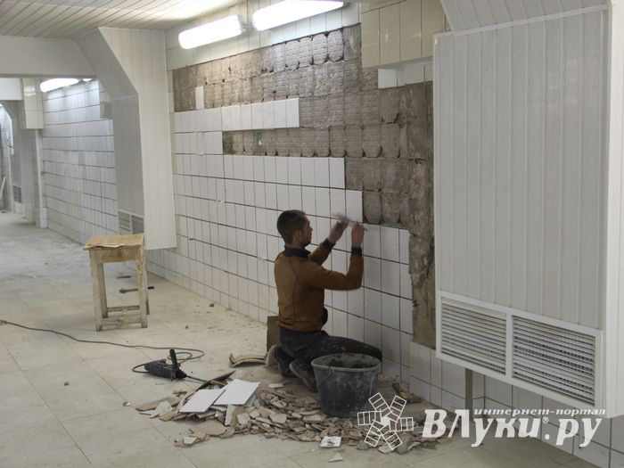 В Великих Луках завершается ремонт бассейна (ФОТО)