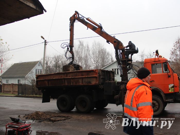 Улица Зенцовская закрылась для движения (ФОТО)