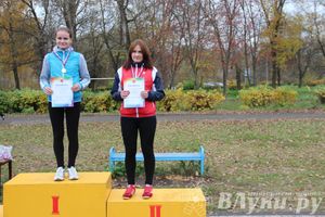 Легкоатлетический осенний кросс прошел в Великих Луках (фото)