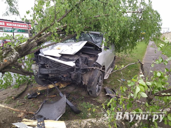 На пр-те Октябрьском произошло ДТП (ФОТО, ВИДЕО)