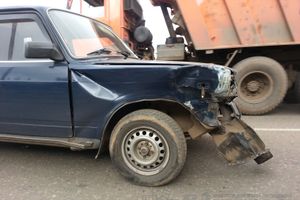 ДТП на Дружбе: фура и «четверка» (ФОТО)