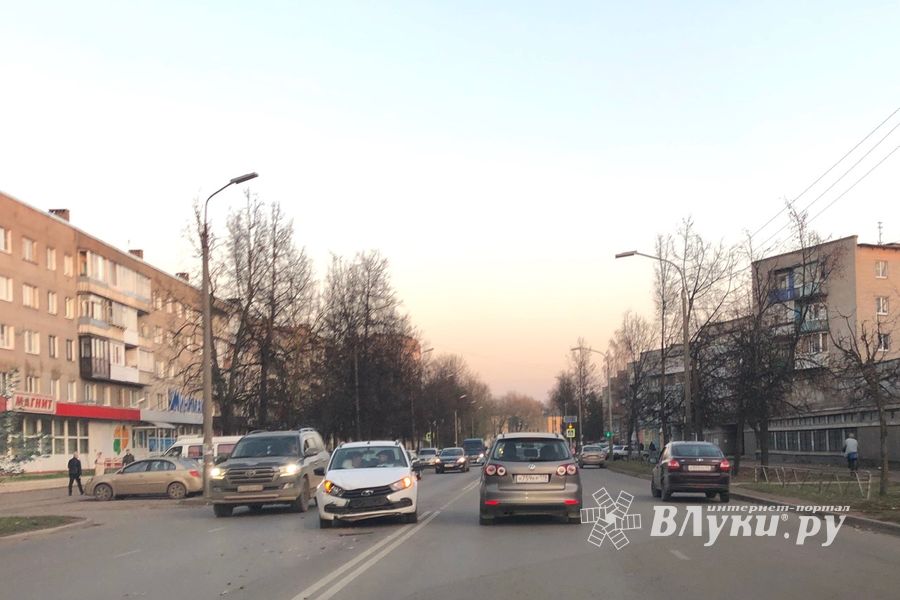 На Гагарина произошло ДТП (ФОТО)