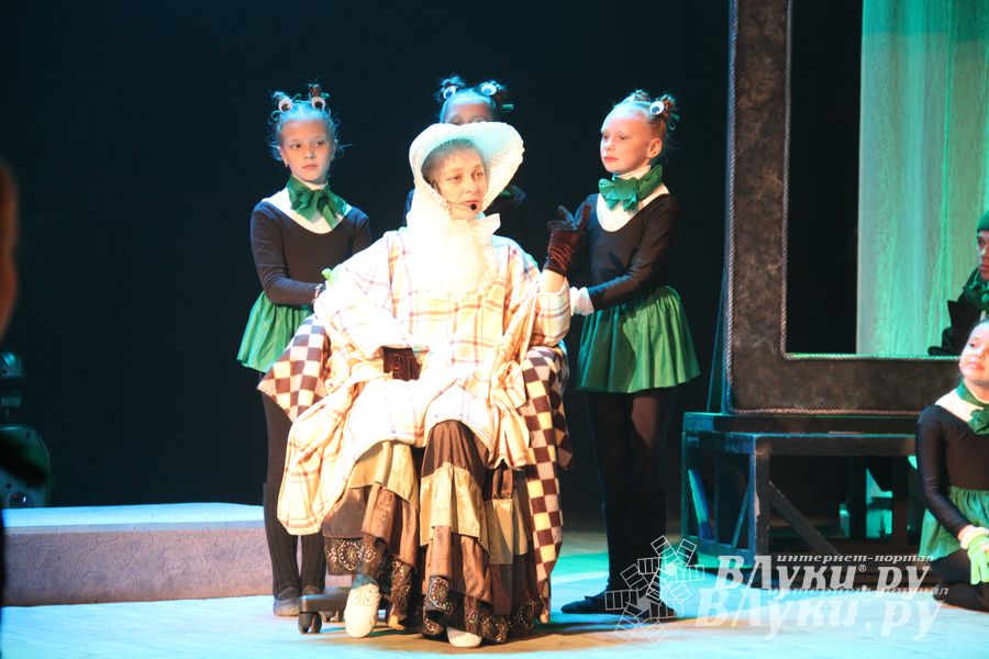 В городском ДК им. Ленина состоялась премьера музыкальной сказки «Буратино»