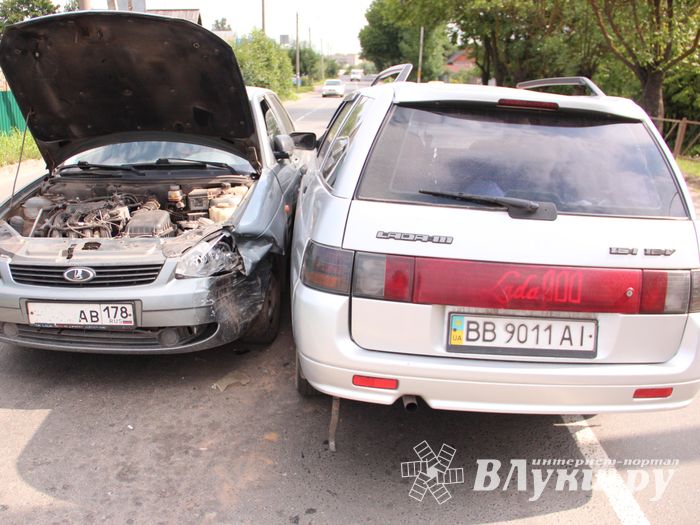 ДТП на у. Яна Арно в Великих Луках (ФОТО)