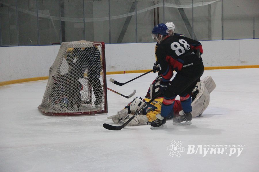 «Экспресс» с разгромным счетом обыграл «Родину» (ФОТО)