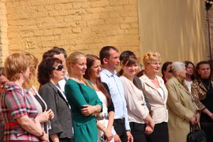 В Великих Луках прозвенели «последние» звонки (ФОТО)