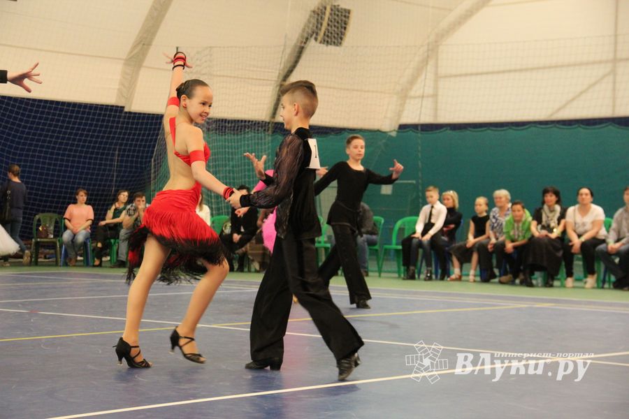 В Великих Луках прошел турнир по спортивным бальным танцам (ФОТО)