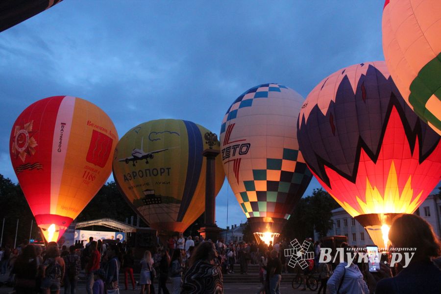 Ночным свечением аэростатов завершилась 24-я Международная встреча воздухоплавателей (ФОТО)