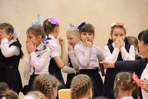 В школе №13 прошёл конкурс «А ну-ка, девочки!» (ФОТО)