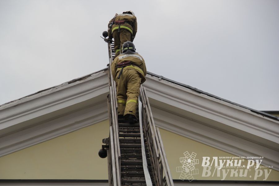 В Великолукском драмтеатре прошли пожарные учения