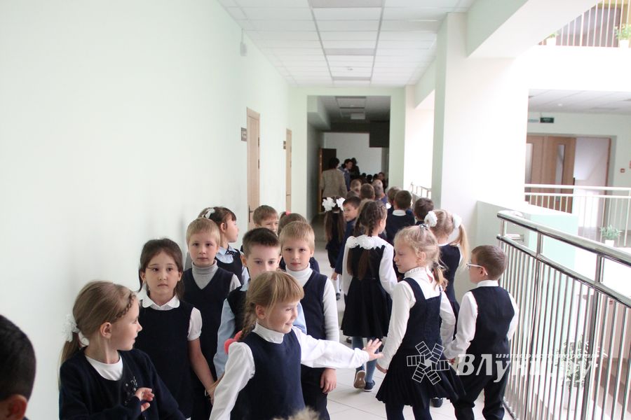 Первоклассников 13 школы посвятили в пешеходы (ФОТО)