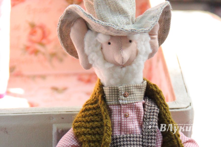 «Куклоград» и «Город мастеров» на праздновании Дня города Великие Луки (ФОТО)