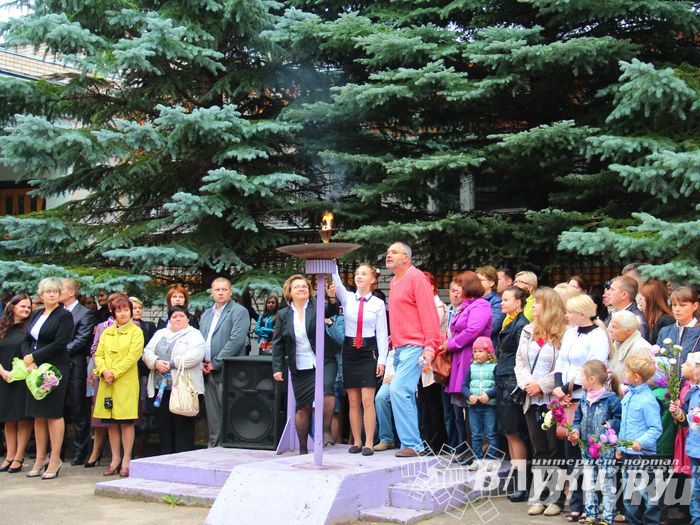 Школы города отметили 1 сентября (фото)