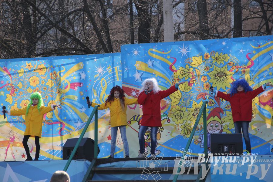 Традиционная весенняя ярмарка прошла в Великих Луках