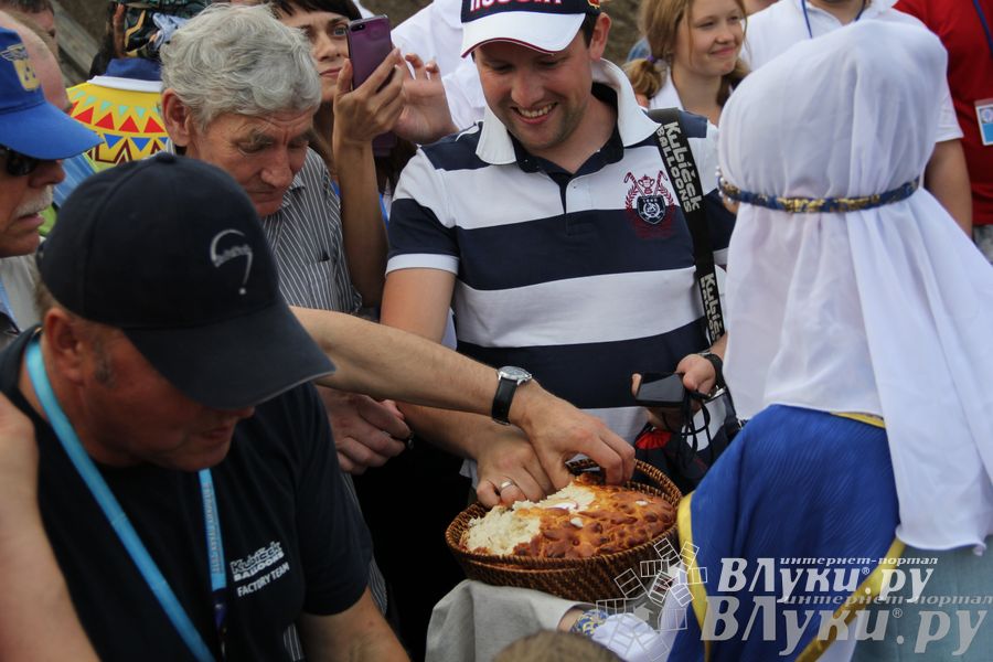 Открытие 19-й Международной встречи воздухоплавателей в Великих Луках