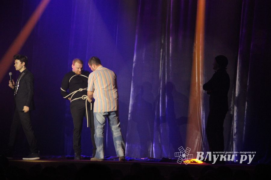 Состоялся концерт братьев Сафроновых «Империя иллюзий» (фото)