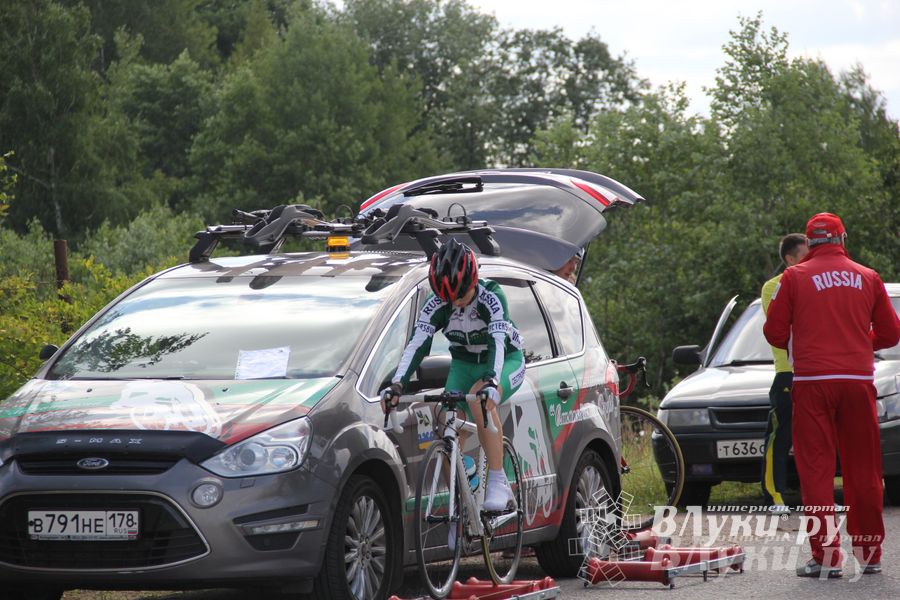 ВЛуки.ру: Состоялся Чемпионат и Первенство России среди девушек по велоспорту в парной гонке.