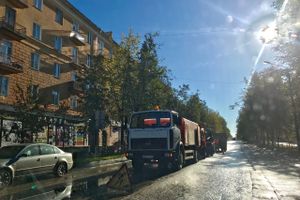 На пр-те Ленина в Великих Луках затруднено движение (ФОТО)