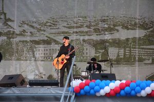 В Великих Луках прогремел праздничный салют в честь Дня Победы (ФОТО)