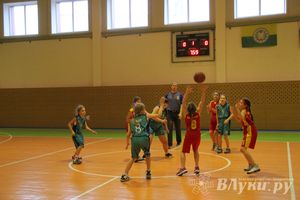 Великолукские баскетболисты стали победителями междугородних соревнований по баскетболу