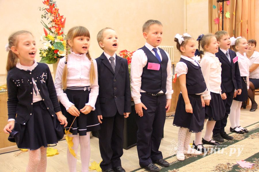 В школу №13 Великих Лук приходила осенняя сказка (ФОТО)