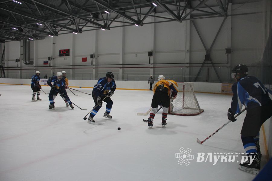 В великолукском «Айсберге» прошли матчи Чемпионата Псковской области по хоккею (ФОТО)