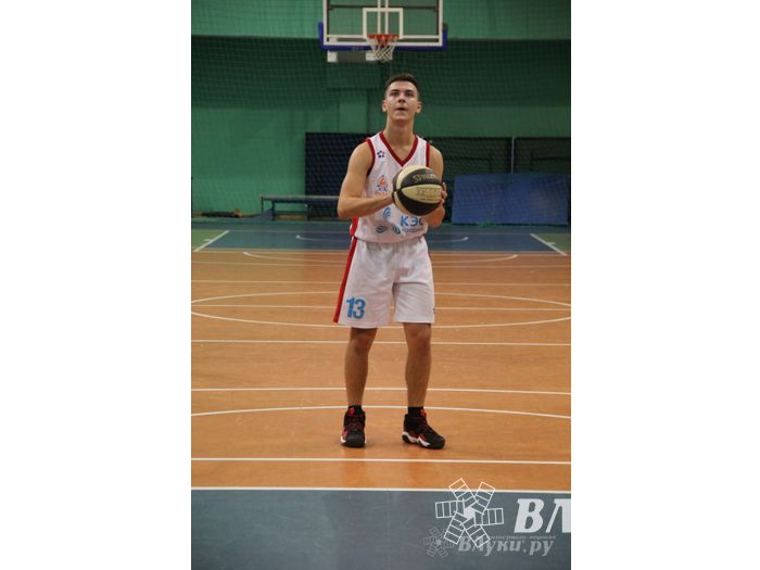 В Великих Луках прошли финальные игры муниципального этапа «КЭС-Баскет» (фото)