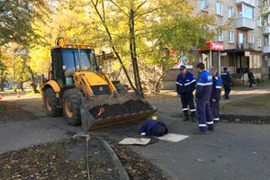 Технический колодец шокировал великолукских газовщиков (ФОТО)