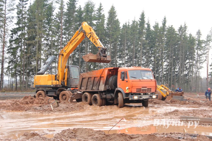 В медленном строительстве великолукского велоцентра виноват дождь (ФОТО)