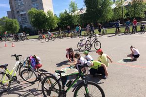 В Великих Луках прошел традиционный велопарад (ФОТО)