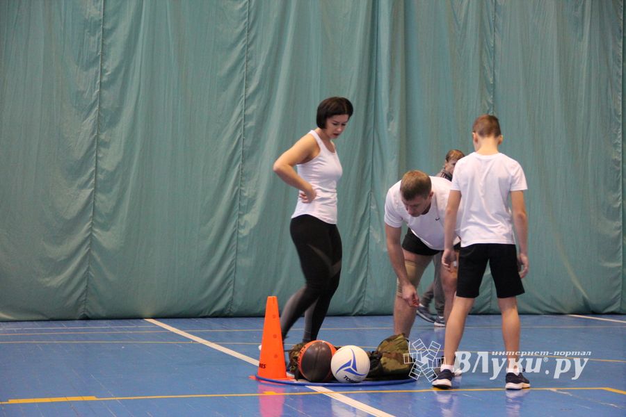 Семейные соревнования «Папа, мама, я – спортивная семья» прошли в Великих Луках (ФОТО)