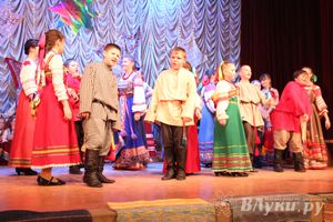  Рождественский концерт ансамбля «Заряница» прошел в Великих Луках (фото)