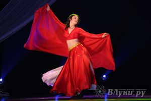 В ДК ЛК прошел музыкально-танцевальный спектакль «Босиком по млечному пути» (фото)