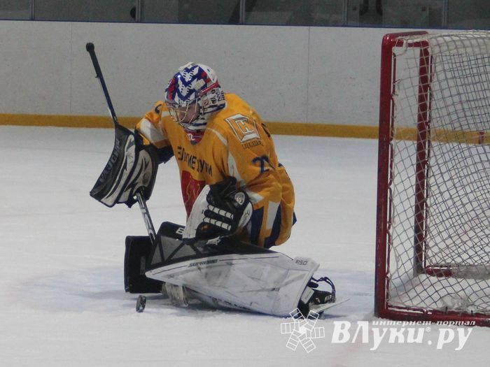 Великолукские хоккейные клубы провели матч в рамках чемпионата города (ФОТО)