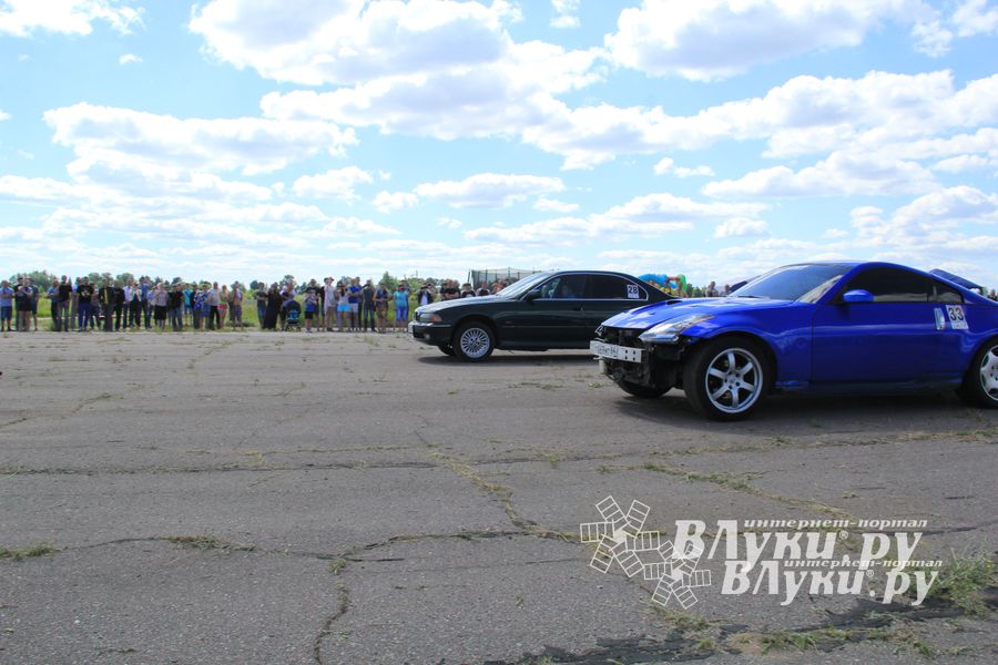 В Великих Луках прошел I этап Открытого чемпионата г. Великие Луки по Drag Racing (фото)