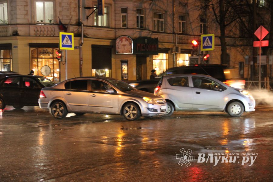 ДТП на перекрёстке Ленина-Зверева (ФОТО)