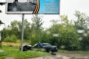 В Великих Луках столкнулись легковушка и ЗИЛ (ФОТО)