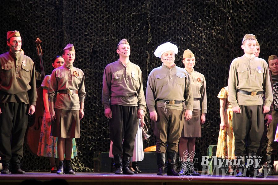Государственный ансамбль «Русский Север» представил в Великих Луках мюзикл «Василий Теркин»