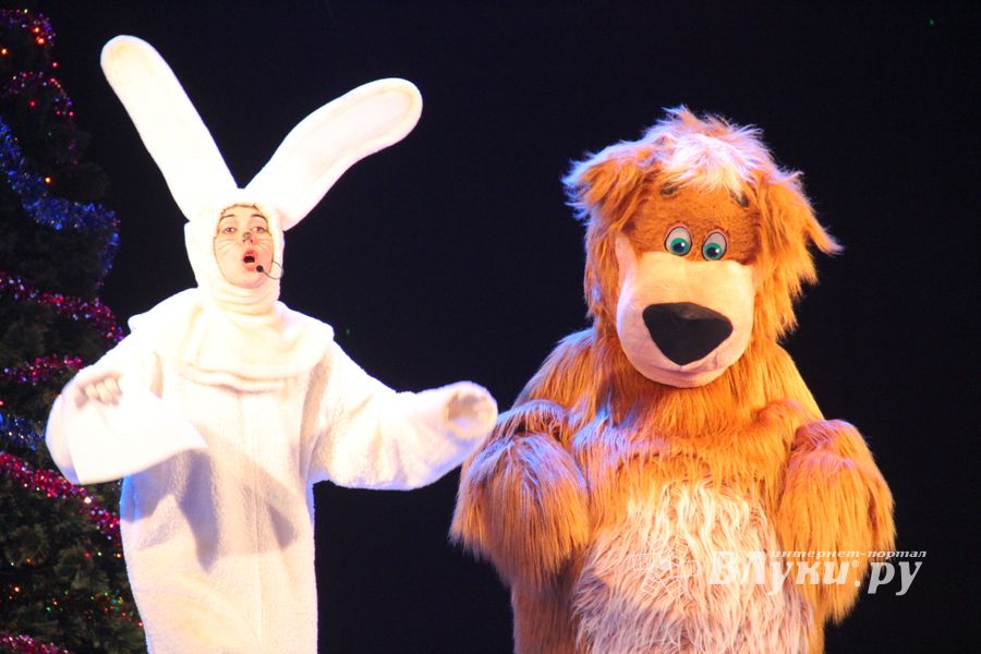 Маша, Медведь и все, все, все на сцене ДК Ленина (ФОТО)