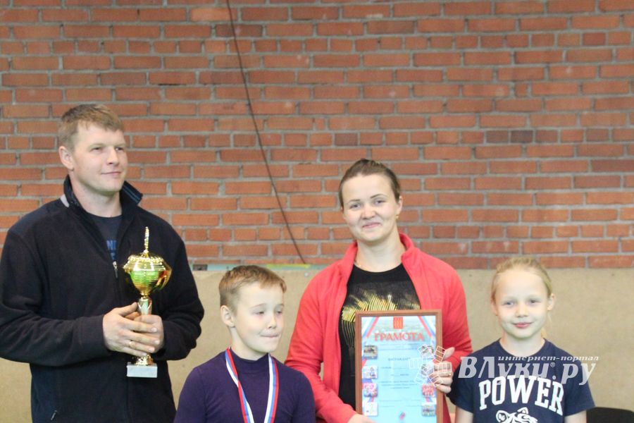 Конкурс «Папа, мама, я - спортивная семья» прошел в Великих Луках (ФОТО)